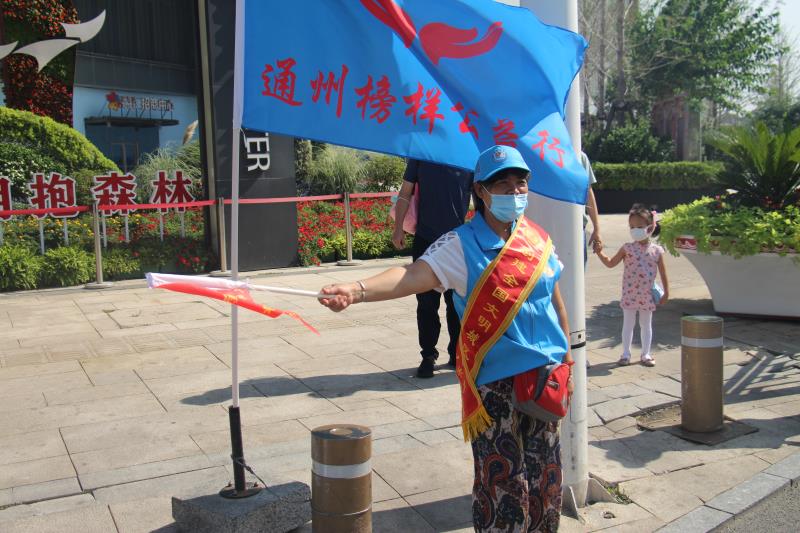 <strong>操a∨美女的小屄</strong>